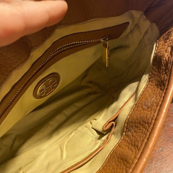 Vintage Tory Burch Leather Crossbody w/ extra strap! Cleaned & Refreshed! - Picture 8 of 13